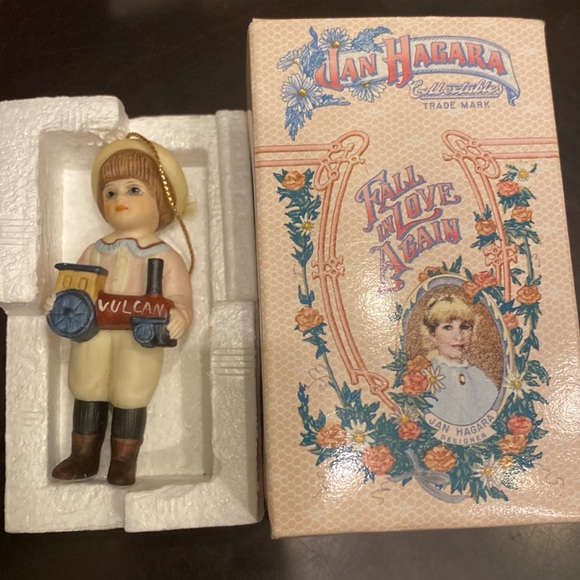 1988 Jan Hagara Vintage Porcelain Figurine "Parry" Hanging Mini Ornament O22334 - Picture 6 of 9